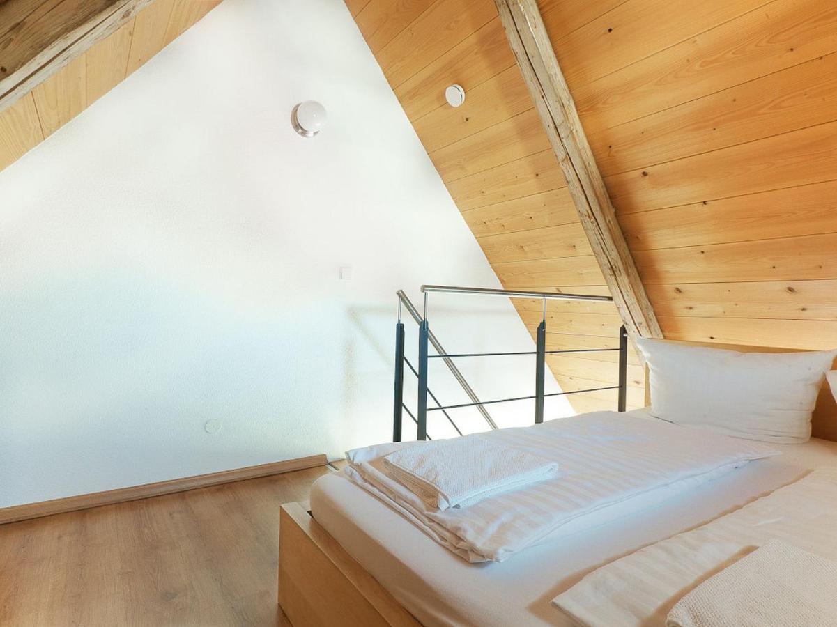 Escasa Ferienwohnungen Heiligenborn Exteriör bild